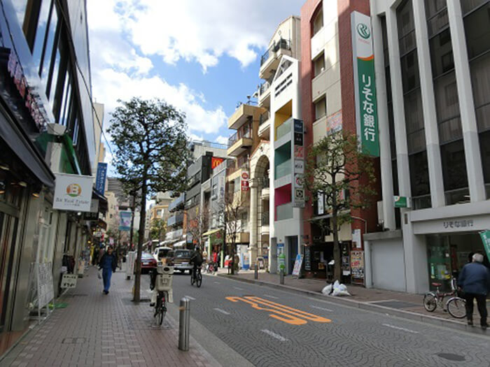 りそな銀行麻布十番駅前