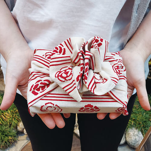 母の日のギフト「手ぬぐい カーネーション」