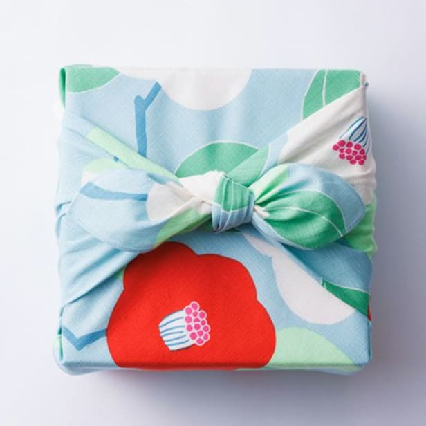 風呂敷「ひめむすびつばき」 風呂敷「ひめむすびつばき」