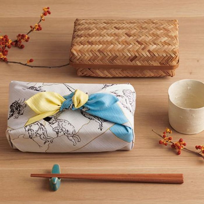 小風呂敷「鳥獣戯画絵巻」 小風呂敷「鳥獣戯画絵巻」